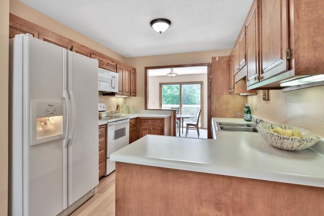 8286 Kingslee Road, Bloomington, MN 55438