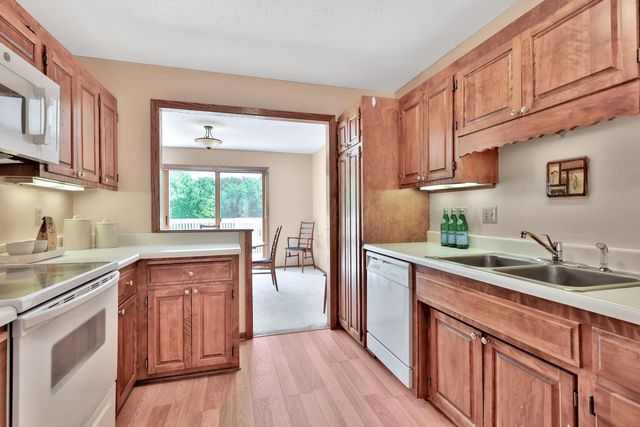 8286 Kingslee Road, Bloomington, MN 55438