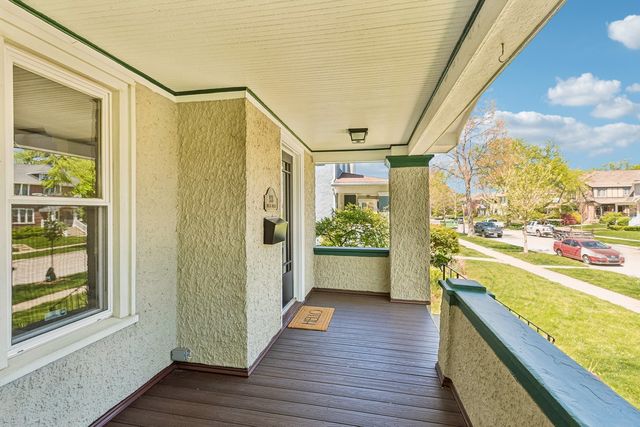 909 Linden Avenue, Oak Park, IL 60302