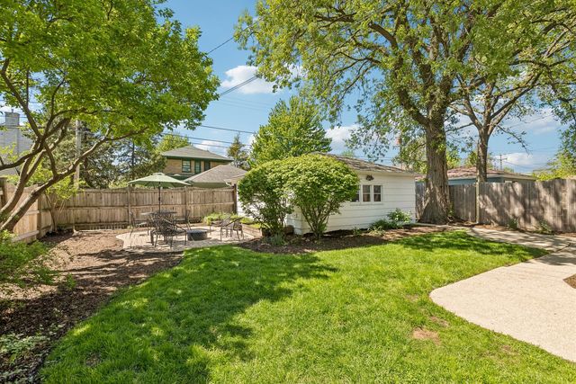 909 Linden Avenue, Oak Park, IL 60302