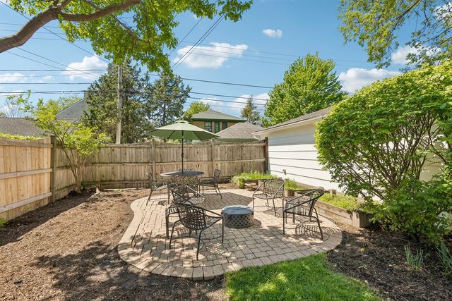 909 Linden Avenue, Oak Park, IL 60302
