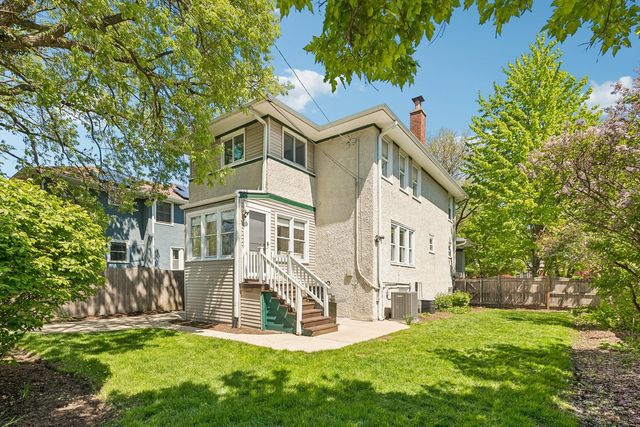909 Linden Avenue, Oak Park, IL 60302
