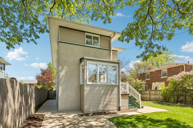 909 Linden Avenue, Oak Park, IL 60302