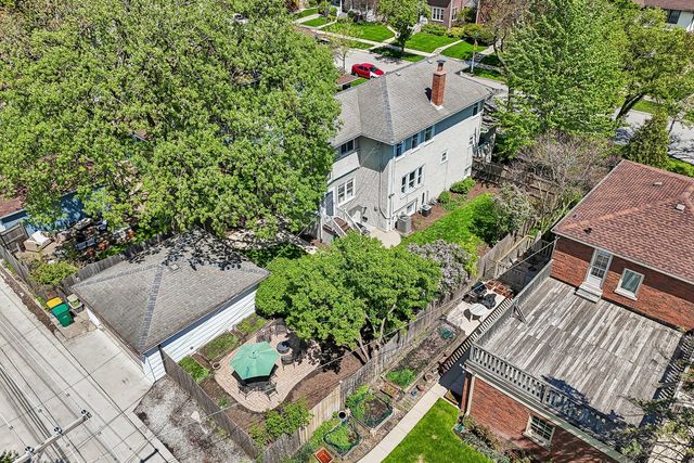 909 Linden Avenue, Oak Park, IL 60302