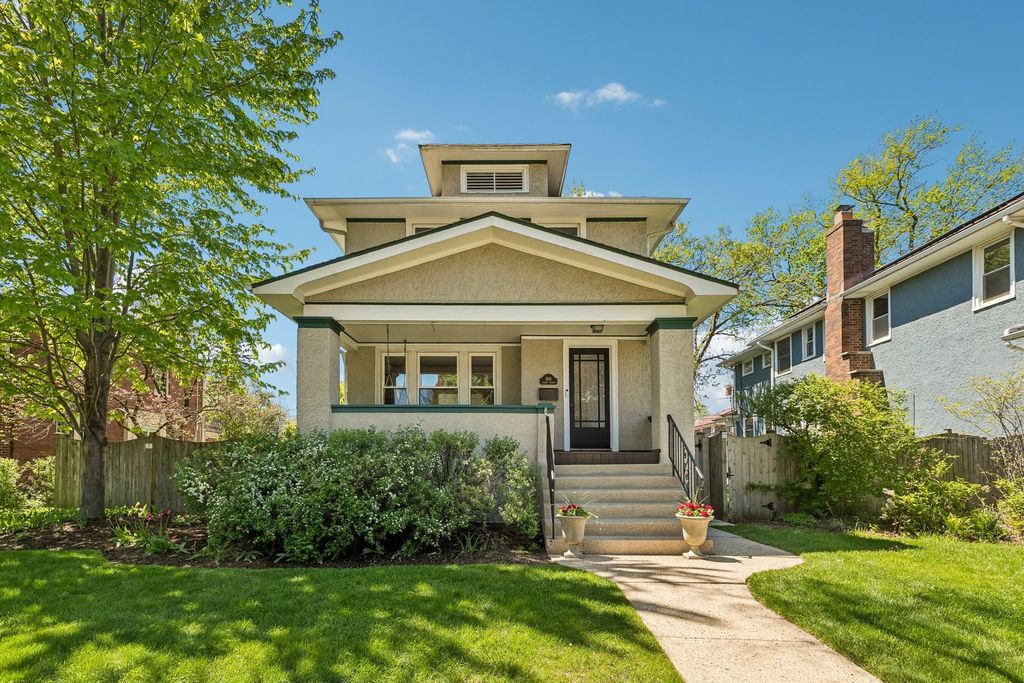 909 Linden Avenue, Oak Park, IL 60302
