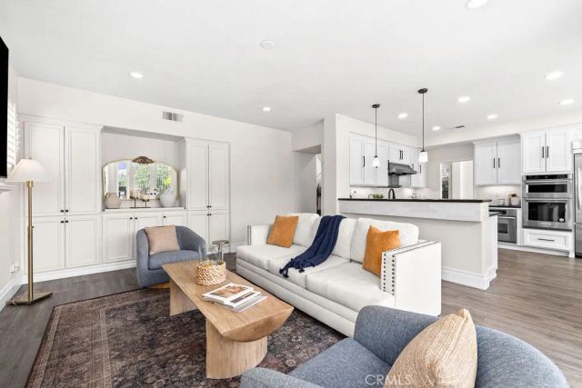 21 Summitcrest, Rancho Santa Margarita, CA 92679