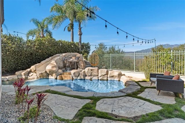 21 Summitcrest, Rancho Santa Margarita, CA 92679