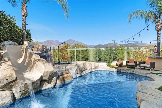 21 Summitcrest, Rancho Santa Margarita, CA 92679