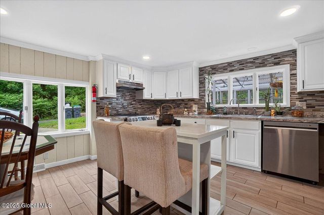 458 Central Avenue, Niskayuna, NY 12304