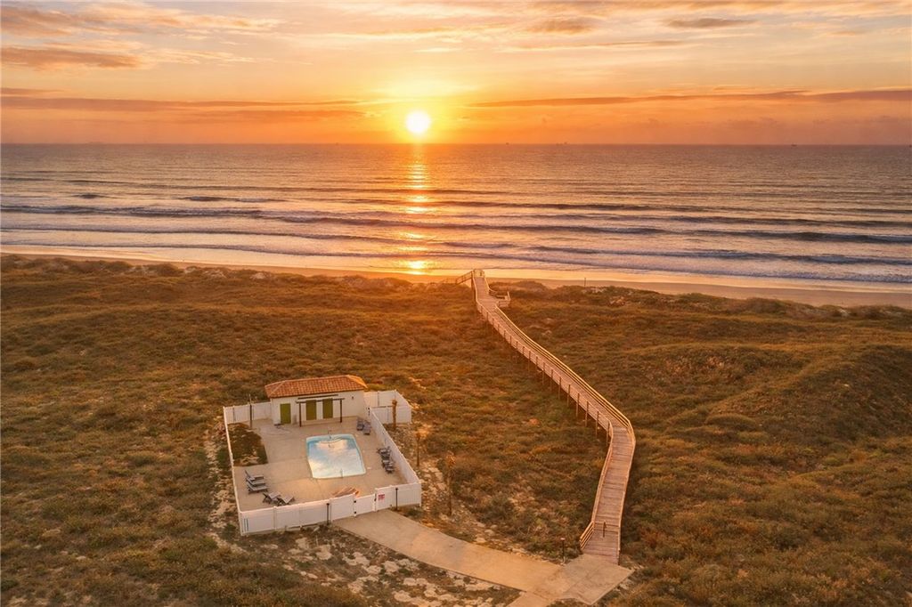 6542 Villa Castellon Dr, Port Aransas, TX 78373 — exterior