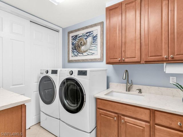 7873 Hawthorne DR 202, Naples, FL 34113