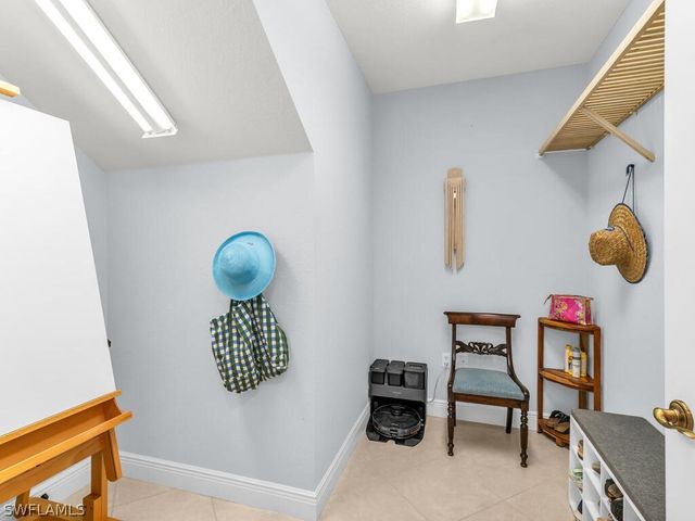 7873 Hawthorne DR 202, Naples, FL 34113