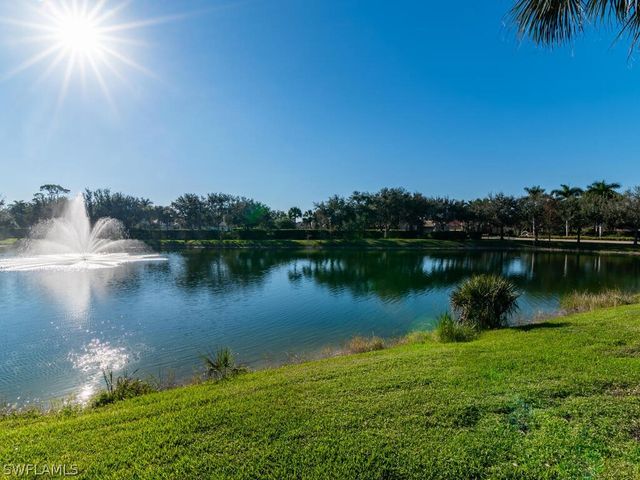 7873 Hawthorne DR 202, Naples, FL 34113