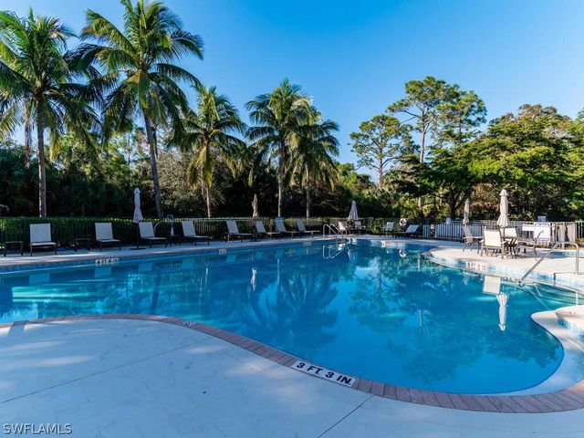 7873 Hawthorne DR 202, Naples, FL 34113
