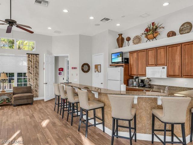 7873 Hawthorne DR 202, Naples, FL 34113