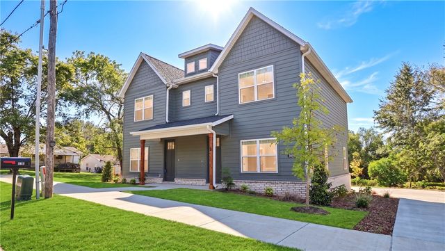 1528 W Sligo Street, Fayetteville, AR 72701