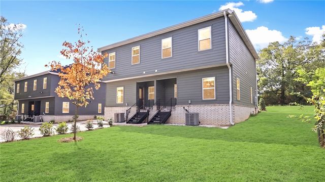 1528 W Sligo Street, Fayetteville, AR 72701