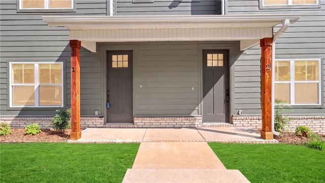 1528 W Sligo Street, Fayetteville, AR 72701