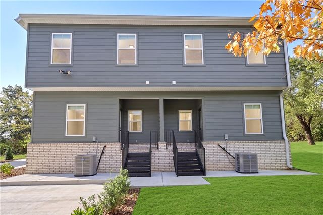1528 W Sligo Street, Fayetteville, AR 72701