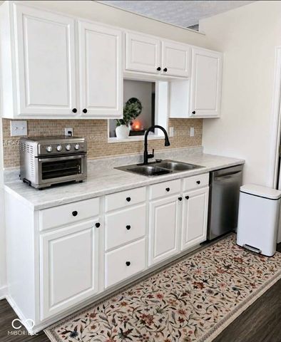 175 Westridge Place, Greenwood, IN 46142