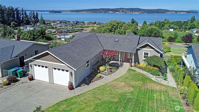 784 Gladstone Drive, Camano Island, WA 98282