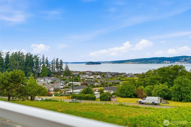784 Gladstone Drive, Camano Island, WA 98282