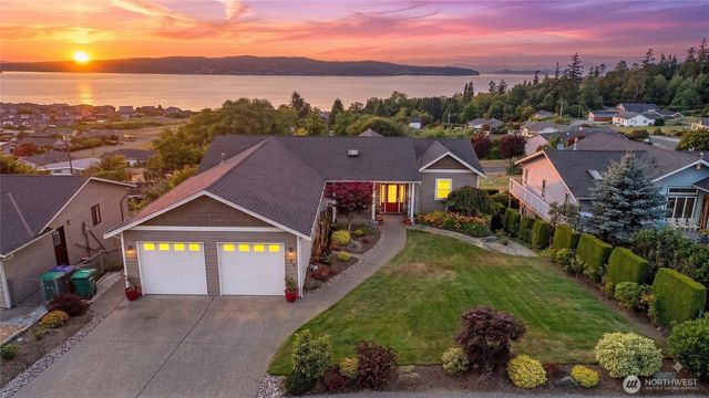 784 Gladstone Drive, Camano Island, WA 98282