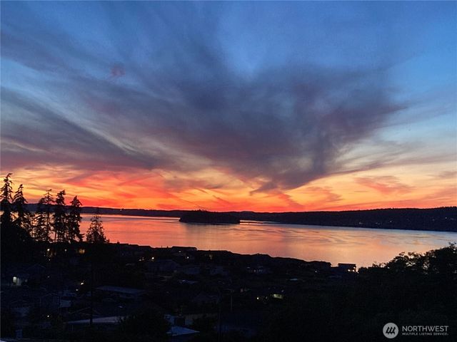 784 Gladstone Drive, Camano Island, WA 98282