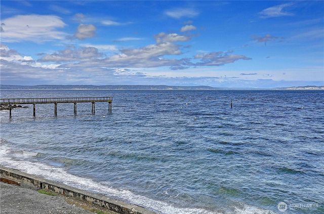 784 Gladstone Drive, Camano Island, WA 98282