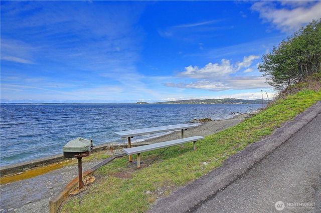 784 Gladstone Drive, Camano Island, WA 98282