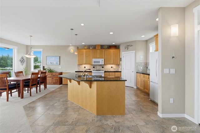 784 Gladstone Drive, Camano Island, WA 98282