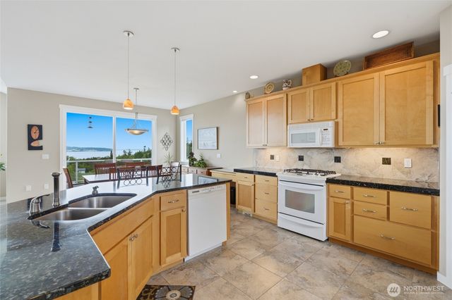 784 Gladstone Drive, Camano Island, WA 98282