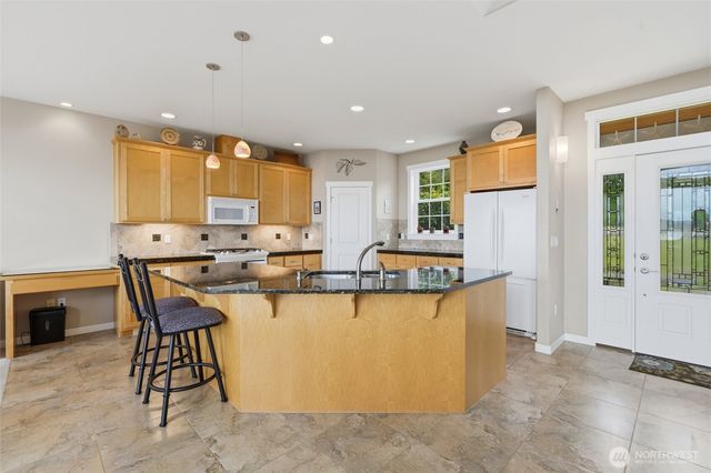 784 Gladstone Drive, Camano Island, WA 98282