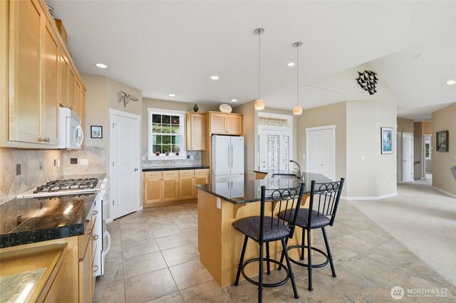 784 Gladstone Drive, Camano Island, WA 98282