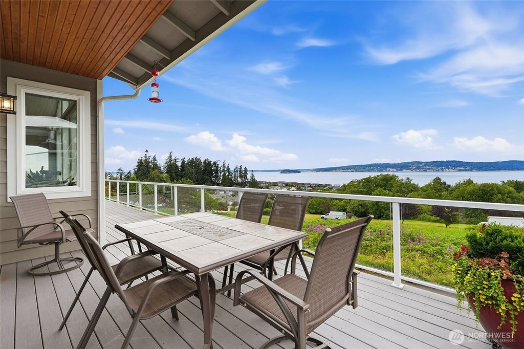 784 Gladstone Drive, Camano Island, WA 98282