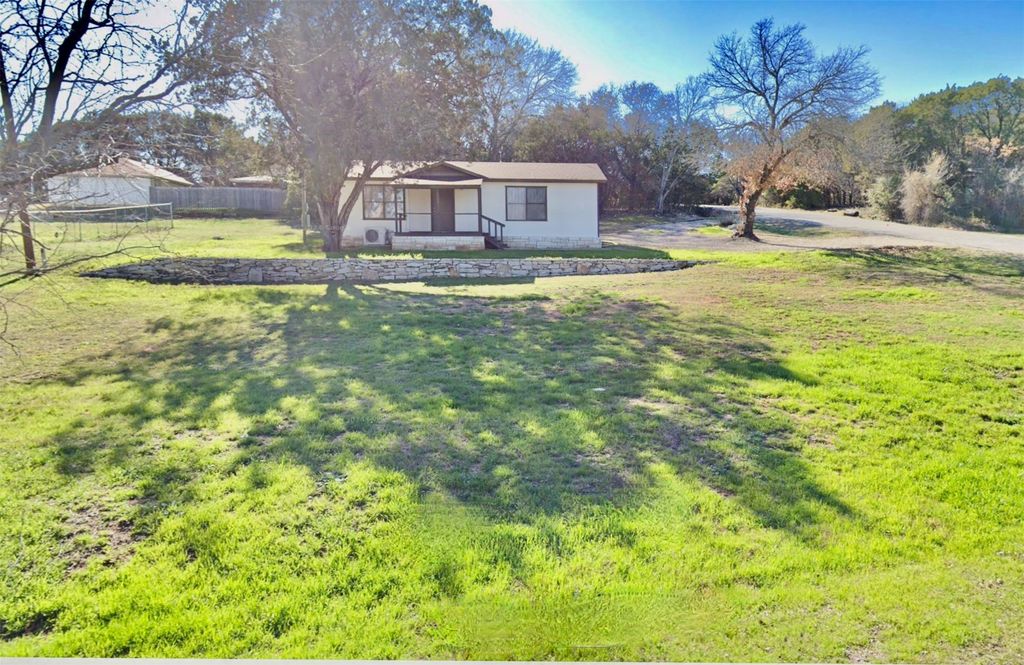 2605 Pinoak Street, Granbury, TX 76048