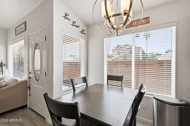 945 S SAILFISH Drive, Gilbert, AZ 85233