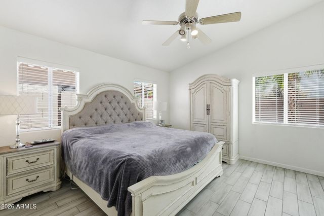 945 S SAILFISH Drive, Gilbert, AZ 85233