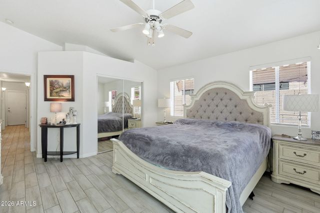 945 S SAILFISH Drive, Gilbert, AZ 85233