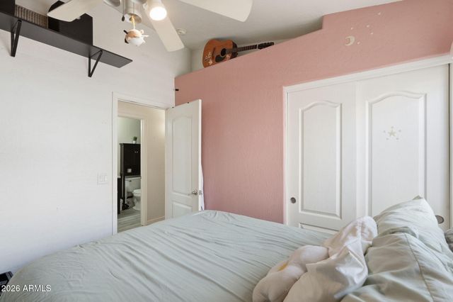 945 S SAILFISH Drive, Gilbert, AZ 85233