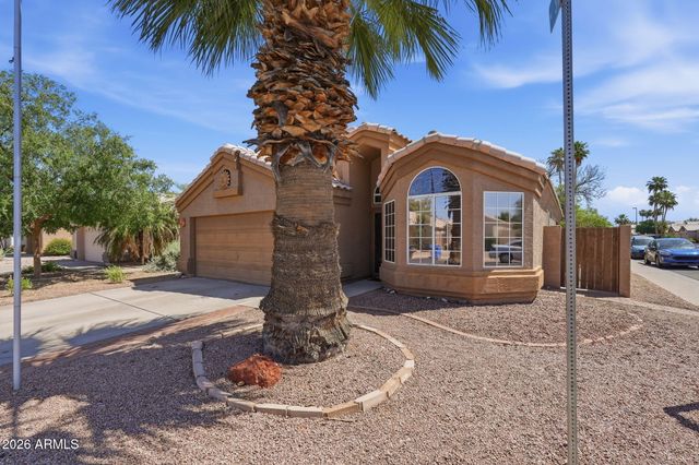 945 S SAILFISH Drive, Gilbert, AZ 85233