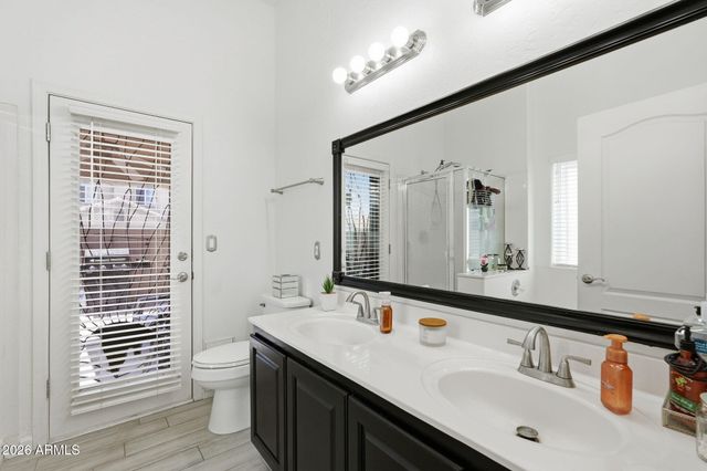 945 S SAILFISH Drive, Gilbert, AZ 85233