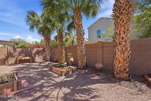 945 S SAILFISH Drive, Gilbert, AZ 85233