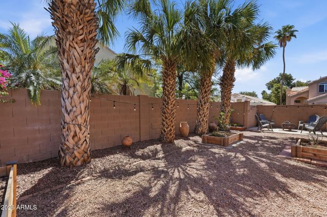 945 S SAILFISH Drive, Gilbert, AZ 85233