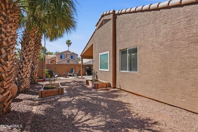 945 S SAILFISH Drive, Gilbert, AZ 85233