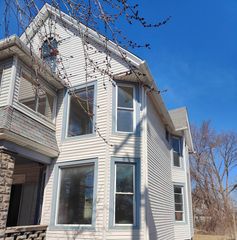 107 4th Avenue, Joliet, IL 60433