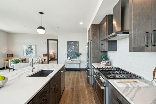 5 Gadsdenboro Street 204, Charleston, SC 29401