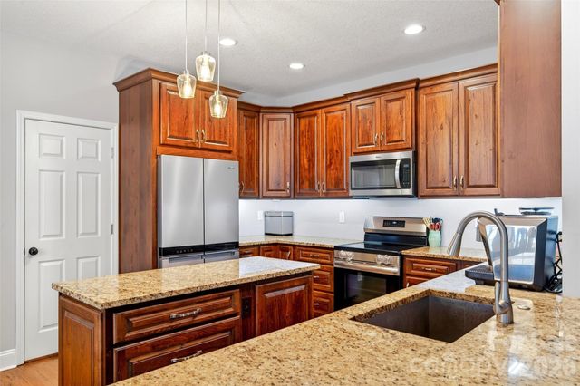 50 Glass Falls Trail 143,144, Black Mountain, NC 28711