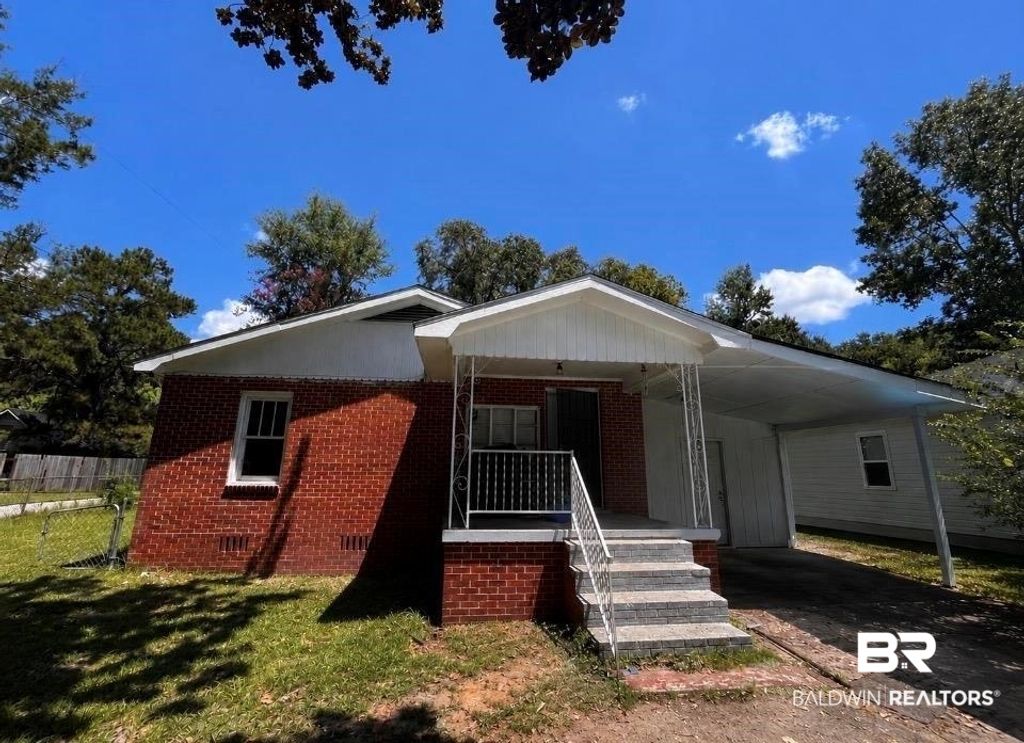 2718 S Thompson Drive, Mobile, AL 36606