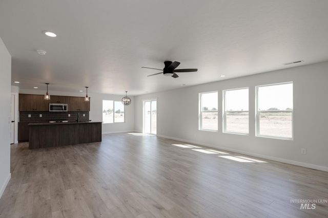 8178 E Cool River Lp, Nampa, ID 83687